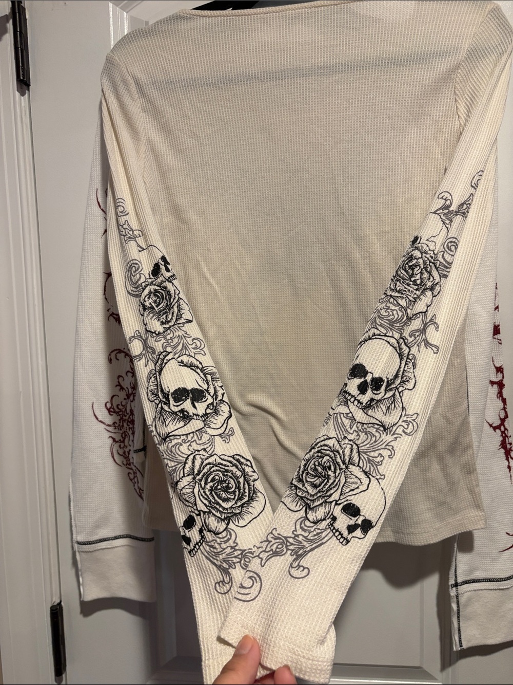 2 Cross, Skull, Roses Tops 🥀 - Picture 5 of 5